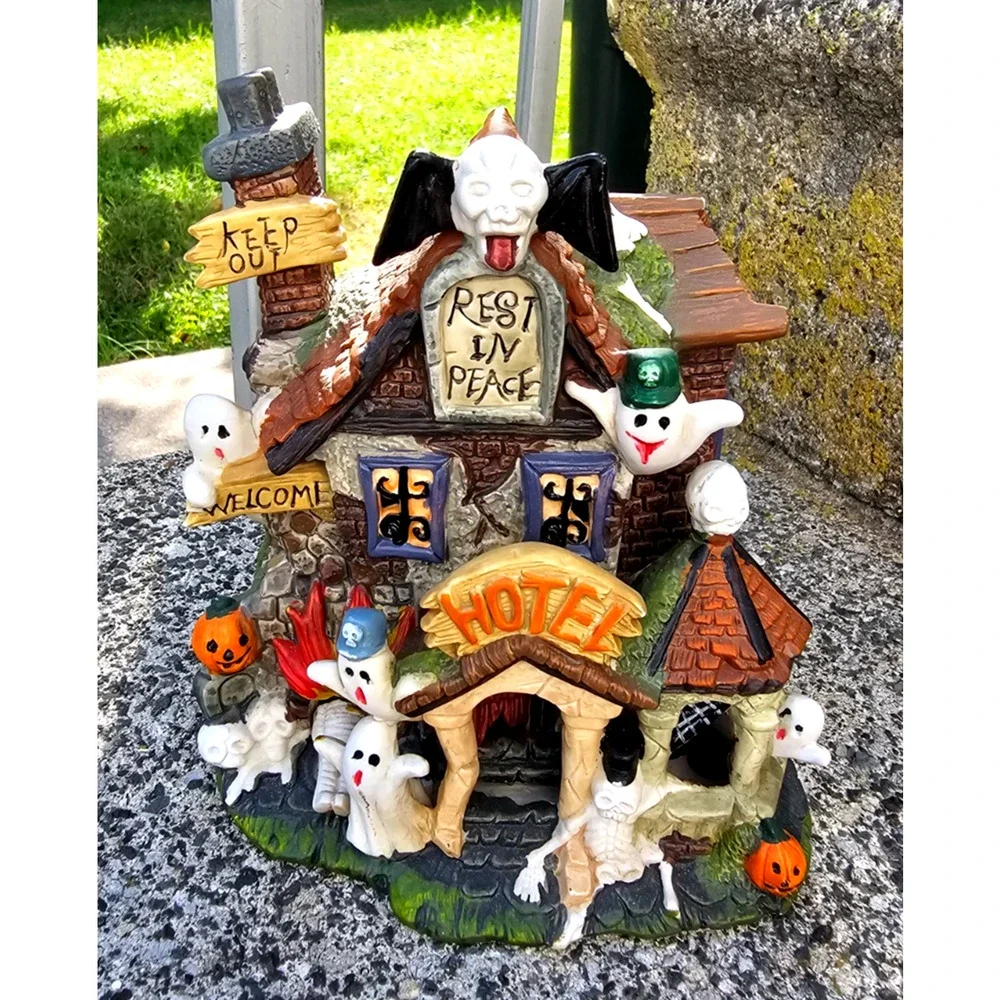 Spooky Hollow Porcelain House Halloween Haunted W/ Light Ghostly Hotel 2002